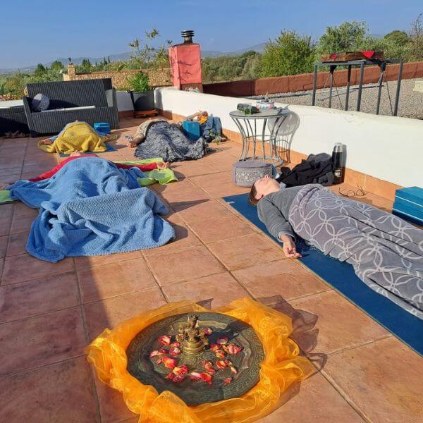 Sabine Tscharntke, Yoga macht gluecklich, DT Sigrun Gruppe