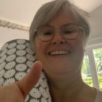 Helena 600×600 Sabine Tscharntke, Yoga macht gluecklich, Helena